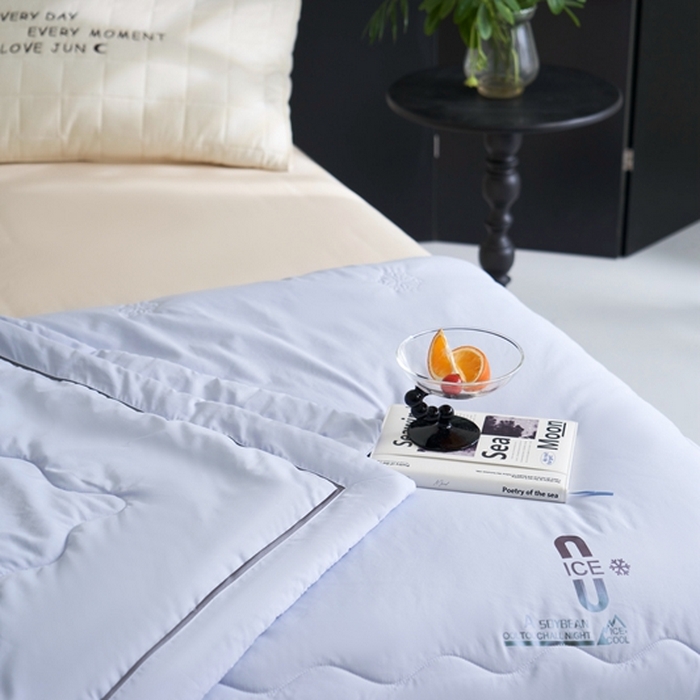 91家纺网 家纺一手货源 找家纺 米菲 2024新款亲肤舒适冰蝉丝科技被 夏被 被子被芯 湖兰