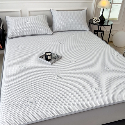 91家纺网 家纺一手货源 找家纺 卡初 2025新款抗菌冰豆豆小熊系列床笠款 冰豆豆熊猫系列-床笠款 星空蓝