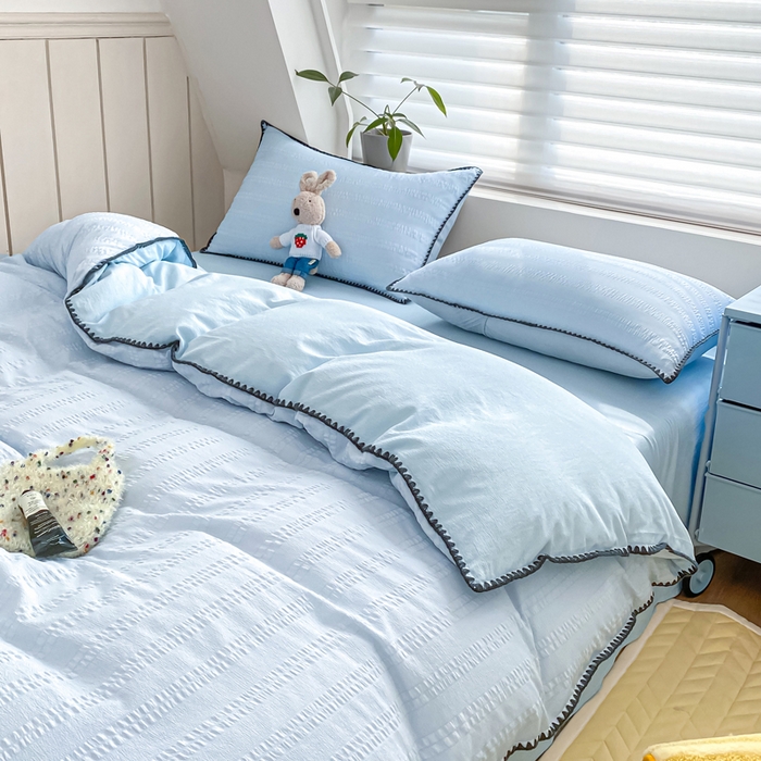 91家纺网 家纺一手货源 找家纺 羋多2024新款贝壳边雨泡泡棉泡泡纱双层纱四件套 天空蓝