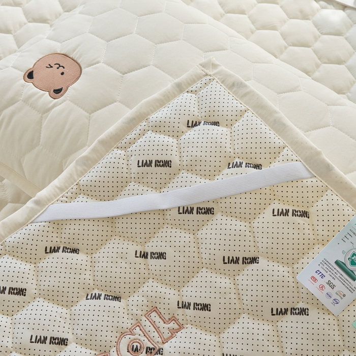 91家纺网 家纺一手货源 找家纺 恋绒家纺 2025新款A类刺绣款床褥学生软床垫子床护垫软垫（图2） 可爱熊—米白