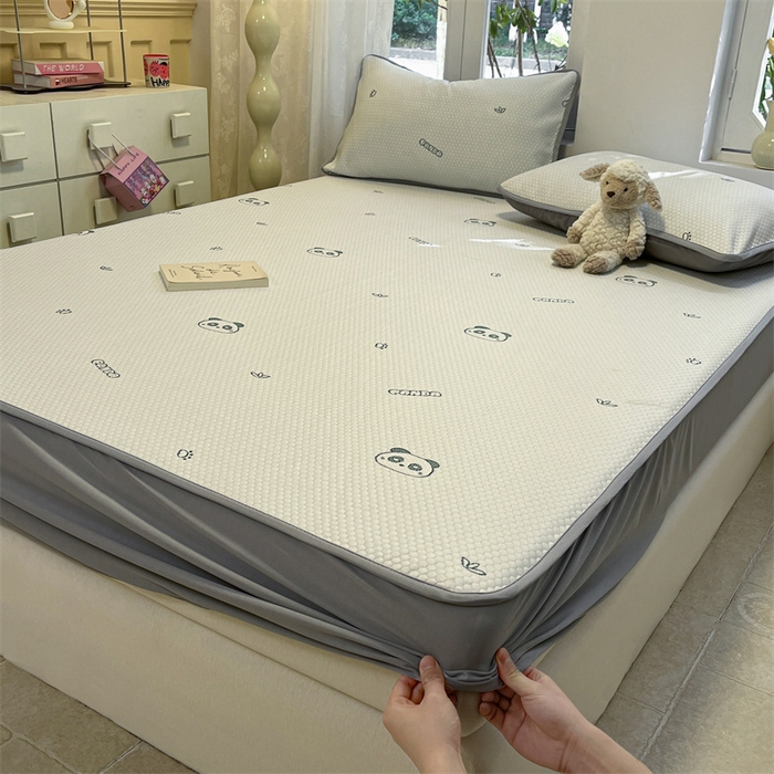 91家纺网 家纺一手货源 找家纺 启程家纺 2024春夏A类凉豆豆凉席床笠款凉席套件 小熊头