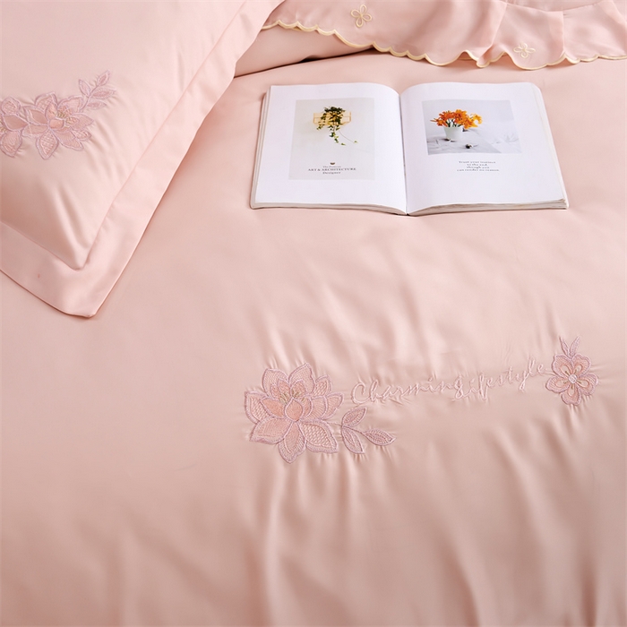 91家纺网 家纺一手货源 找家纺 保罗圣迪奥 2024新款天丝夏被四件套-巴黎之夜 樱花粉