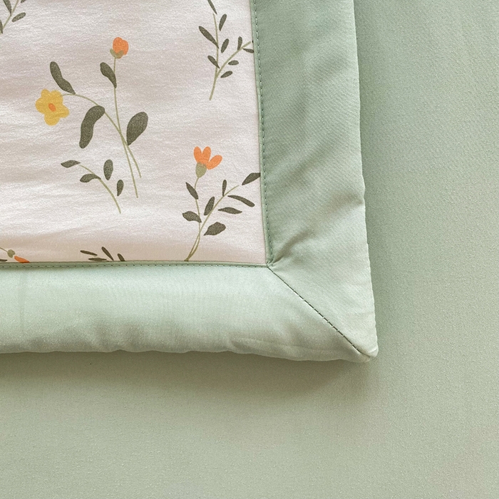 91家纺网 家纺一手货源 找家纺 妖妖家纺 2024新款超柔软糯水洗云朵棉印花夏被四件套 小熊花园