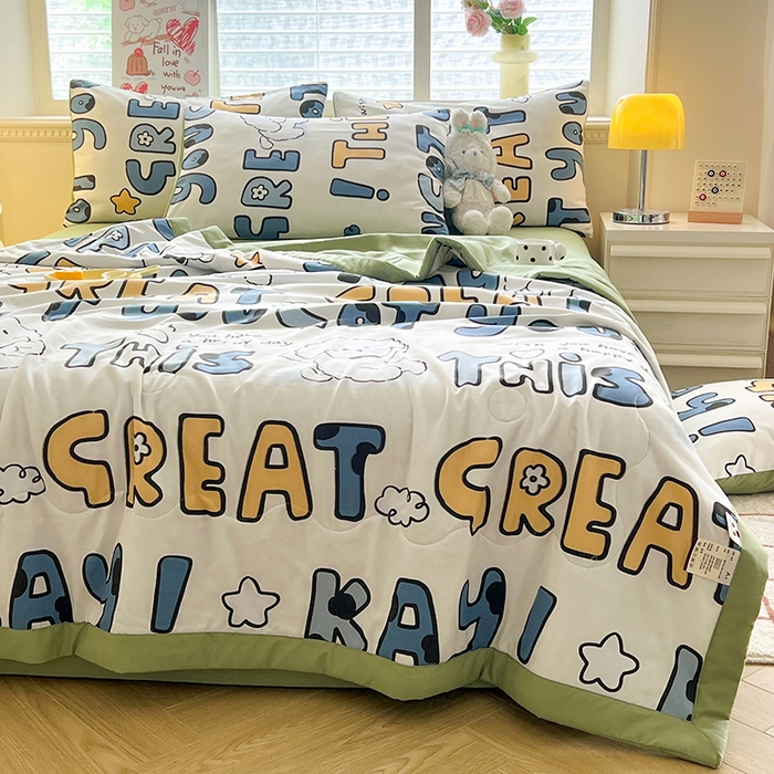 91家纺网 家纺一手货源 找家纺 妖妖家纺 2024新款超柔软糯水洗云朵棉印花夏被四件套 棒棒比熊