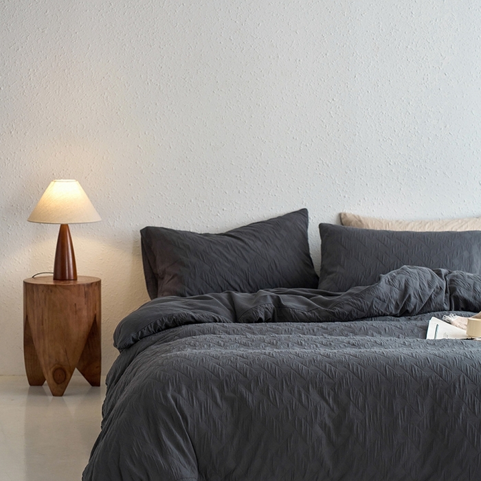 91家纺网 家纺一手货源 找家纺 梦享生活家居 2024新款A类双层纱提花肌理纹侘寂风四件套-布洛克 布洛克灰