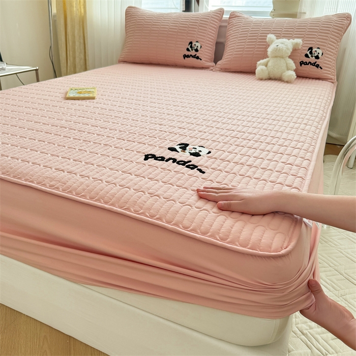 91家纺网 家纺一手货源 找家纺 857家居 2024新款A类原棉大豆夹棉床笠-奶茶熊 奶茶熊-玫瑰粉