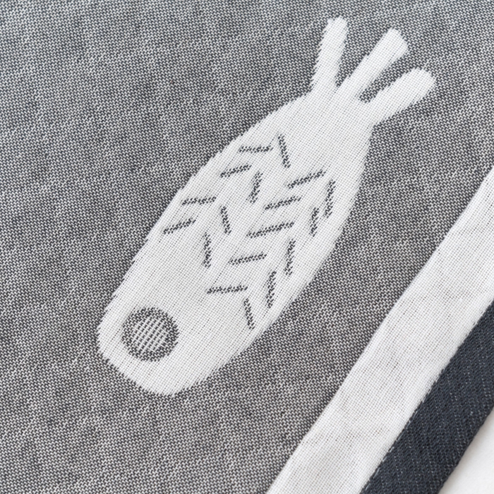 91家纺网 家纺一手货源 找家纺 朴尔家纺-毛巾被 2024新款特惠混纺棉质三层纱布独版AB面枕巾 52*78cm一对 爱鱼的猫灰