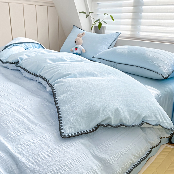 91家纺网 家纺一手货源 找家纺 羋多2024新款贝壳边雨泡泡棉泡泡纱双层纱四件套 天空蓝