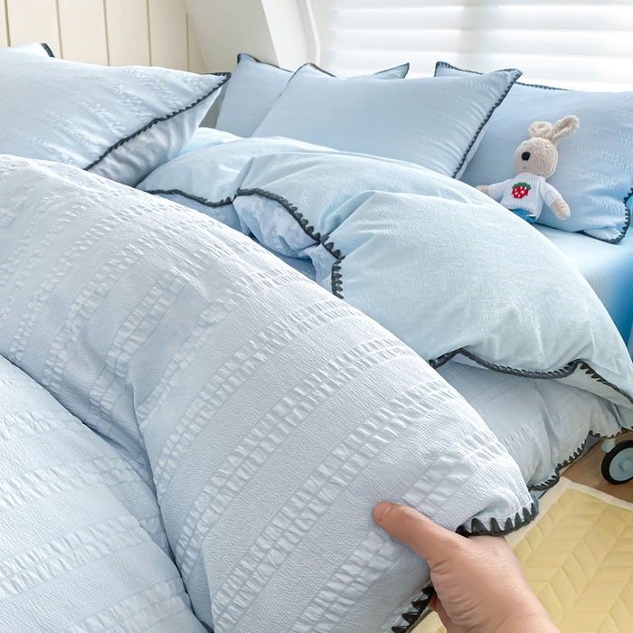 91家纺网 家纺一手货源 找家纺 羋多2024新款贝壳边雨泡泡棉泡泡纱双层纱四件套 天空蓝