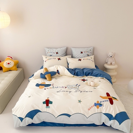 91家纺网 家纺一手货源 找家纺 （总）西西家居2024新款100支长绒棉精致绣花四件套-纸飞机