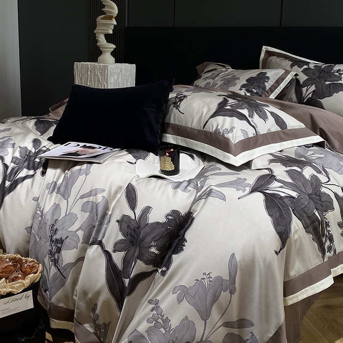 91家纺网 家纺一手货源 找家纺 宜代光年 2024新款天丝棉拼角数码印花四件套 伊莎贝拉-墨白