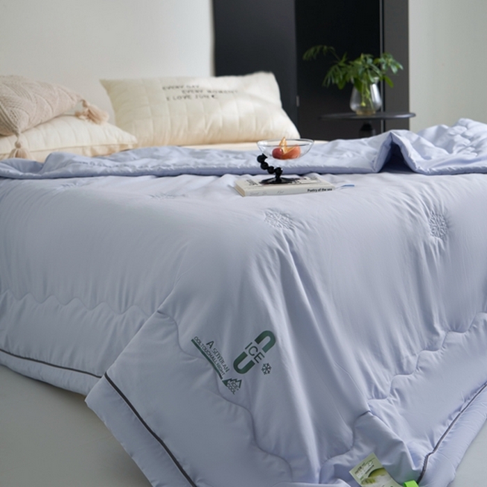 91家纺网 家纺一手货源 找家纺 米菲 2024新款亲肤舒适冰蝉丝科技被 夏被 被子被芯 湖兰