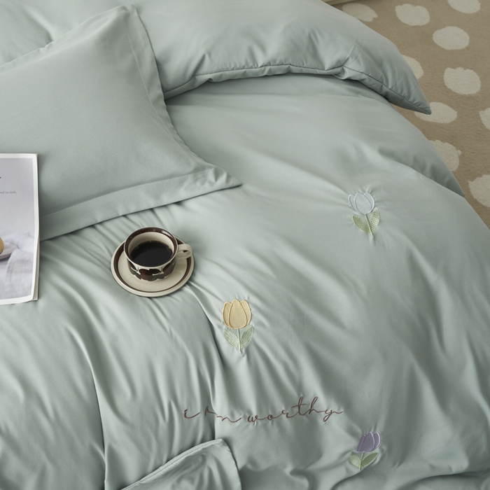 91家纺网 家纺一手货源 找家纺 闲鱼家纺 2025新款A类亲肤刺绣四件套春雅系列 郁金香-豆灰