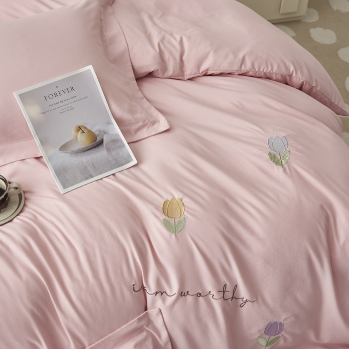 91家纺网 家纺一手货源 找家纺 闲鱼家纺 2025新款A类亲肤刺绣四件套春雅系列 郁金香-蜜桃