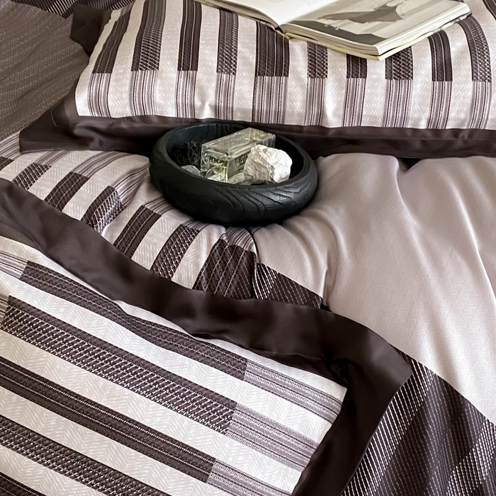 91家纺网 家纺一手货源 找家纺 优悦生活馆 2024新款天丝宽边拼角四件套-商务系列 凯曼蒂-咖