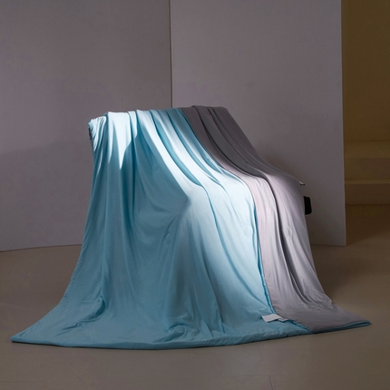 91家纺网 家纺一手货源 找家纺 （总）工厂直供纯色双拼凉感丝冰淇淋瓜瓜夏凉被空调被夏被直播爆款