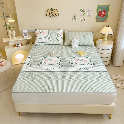 91家纺网 家纺一手货源 找家纺 世纪绒品 2026新款凉感丝印花款乳胶凉席 宝贝熊-绿