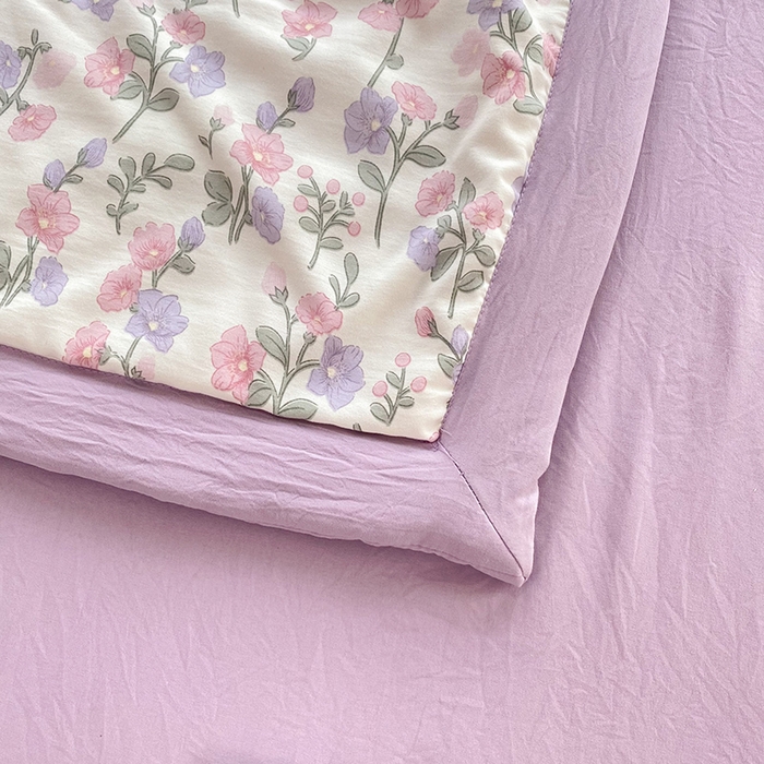 91家纺网 家纺一手货源 找家纺 妖妖家纺 2024新款超柔软糯水洗云朵棉印花夏被四件套 尽相思