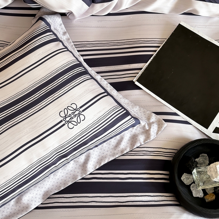 91家纺网 家纺一手货源 找家纺 优悦生活馆 2024新款天丝宽边拼角四件套-商务系列 伯爵荣耀-蓝