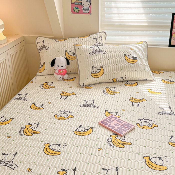 91家纺网 家纺一手货源 找家纺 金爱家 2024新款库洛米床笠款凉感丝乳胶凉席 床笠款-香蕉帕哈狗