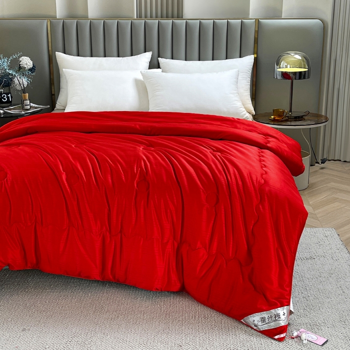 91家纺网 家纺一手货源 找家纺 尚品家纺 2024新款提花段条绗缝蚕丝被 喜庆大红