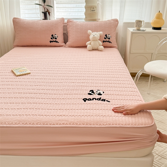 91家纺网 家纺一手货源 找家纺 857家居 2024新款A类原棉大豆夹棉床笠-奶茶熊 奶茶熊-玫瑰粉