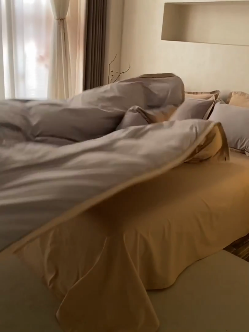 91家纺网 家纺一手货源 找家纺 启程家纺 2024新款全棉A类40支嵌绳包边款四件套 灰卡其