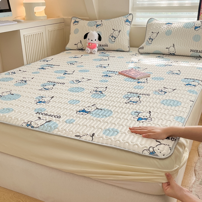 91家纺网 家纺一手货源 找家纺 金爱家 2024新款库洛米床笠款凉感丝乳胶凉席 床笠款-蓝点帕哈狗