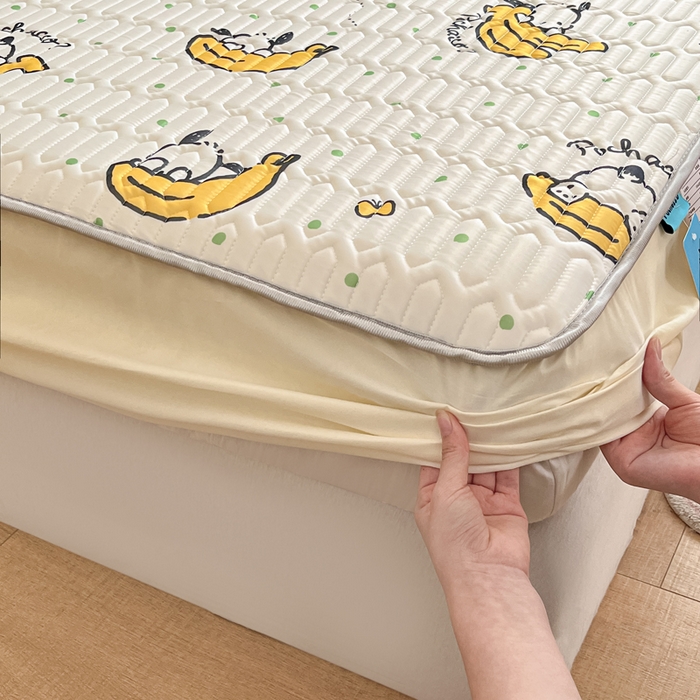 91家纺网 家纺一手货源 找家纺 金爱家 2024新款库洛米床笠款凉感丝乳胶凉席 床笠款-香蕉帕哈狗