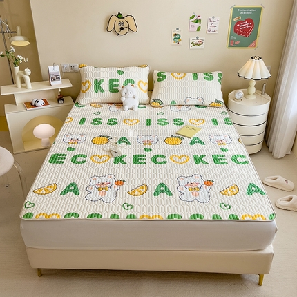 91家纺网 家纺一手货源 找家纺 世纪绒品 2026新款凉感丝印花款乳胶凉席 熊仔绿