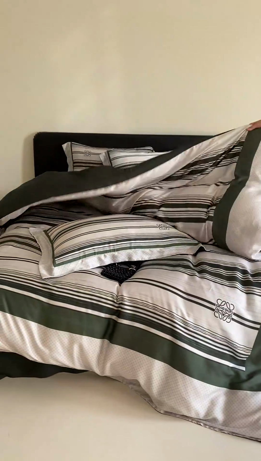 91家纺网 家纺一手货源 找家纺 优悦生活馆 2024新款天丝宽边拼角四件套-商务系列 伯爵荣耀-绿