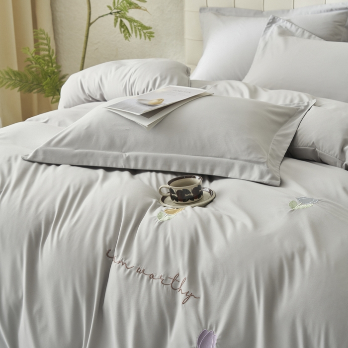 91家纺网 家纺一手货源 找家纺 闲鱼家纺 2025新款A类亲肤刺绣四件套春雅系列 郁金香-浅灰