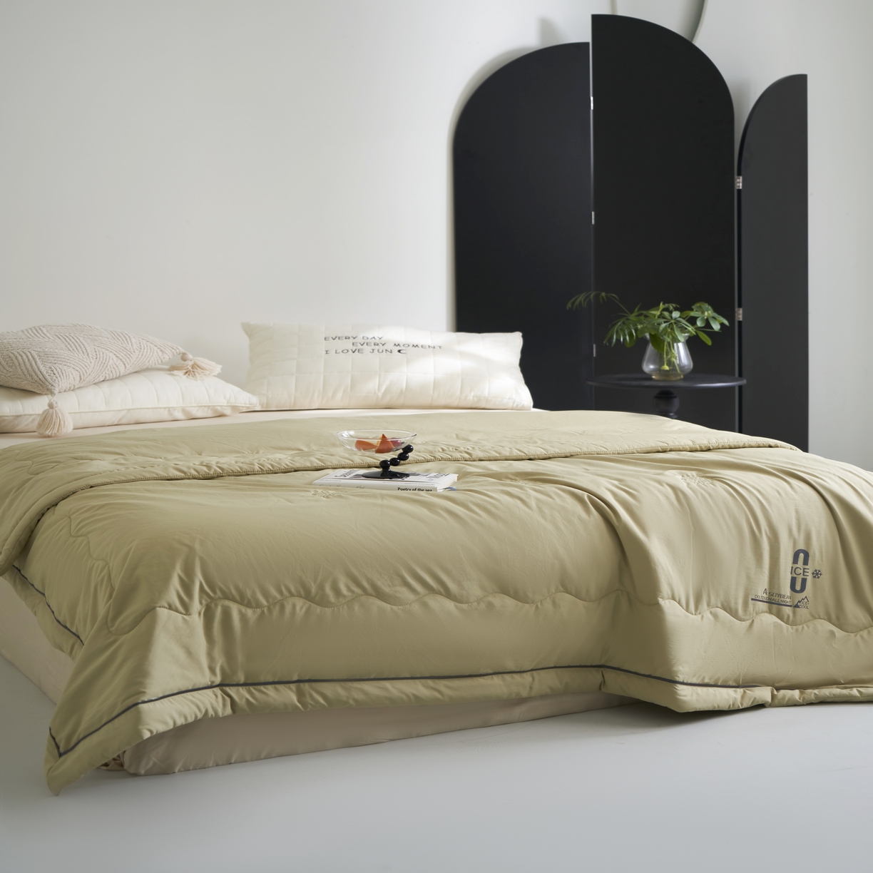 91家纺网 家纺一手货源 找家纺 米菲 2024新款亲肤舒适冰蝉丝科技被 夏被 被子被芯 果绿