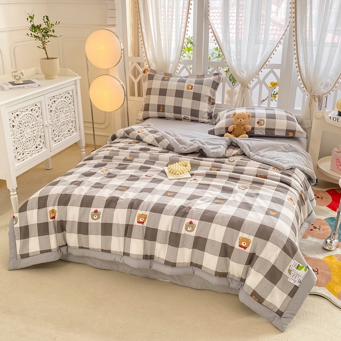 91家纺网 家纺一手货源 找家纺 恋之巢2024新款 泡泡棉印花夏被四件套 格子熊