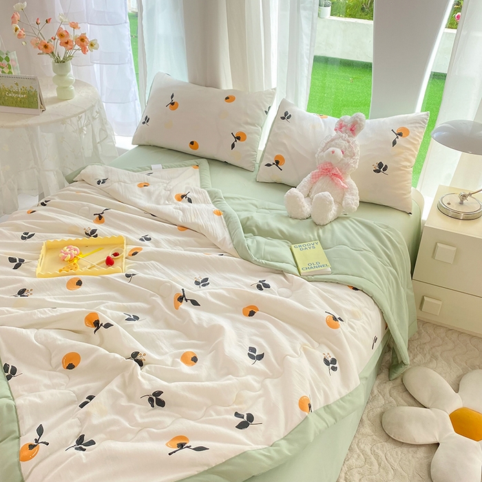 91家纺网 家纺一手货源 找家纺 妖妖家纺 2024新款超柔软糯水洗云朵棉印花夏被四件套 柿柿如意