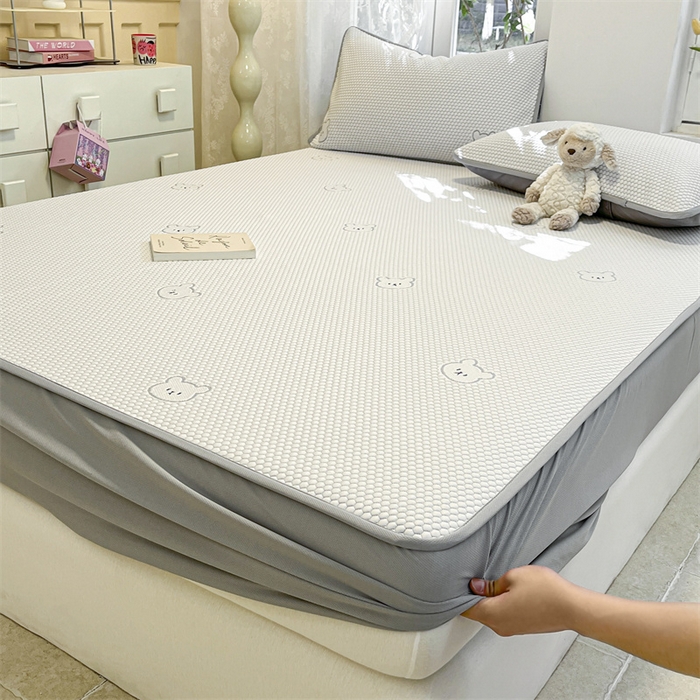 91家纺网 家纺一手货源 找家纺 启程家纺 2024春夏A类凉豆豆凉席床笠款凉席套件 熊仔宝贝