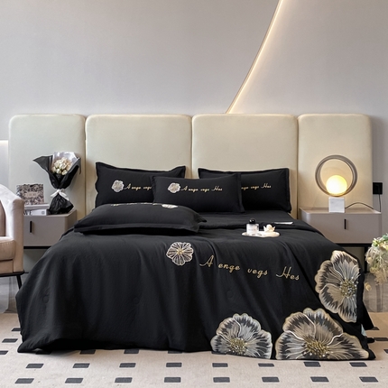 91家纺网 家纺一手货源 找家纺 你好美丽 2025新款水洗磨毛刺绣夏被四件套-花开盛夏 花开盛夏-黑