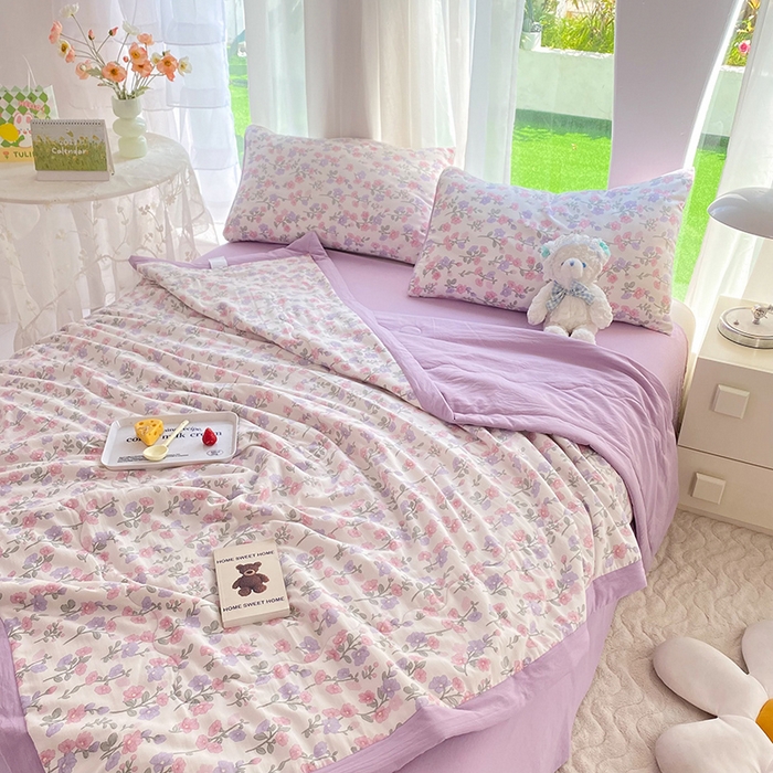 91家纺网 家纺一手货源 找家纺 妖妖家纺 2024新款超柔软糯水洗云朵棉印花夏被四件套 尽相思