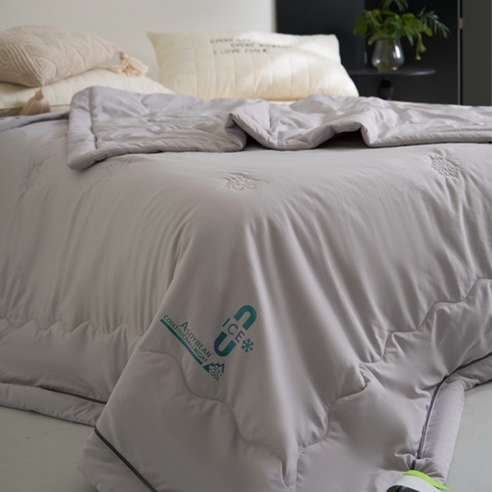 91家纺网 家纺一手货源 找家纺 米菲 2024新款亲肤舒适冰蝉丝科技被 夏被 被子被芯 暮云灰