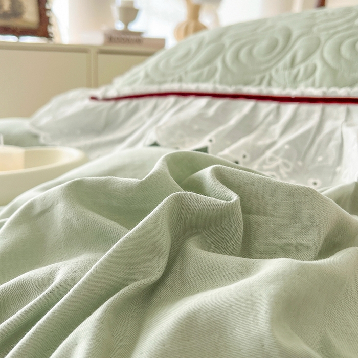 91家纺网 家纺一手货源 找家纺 麒豆豆 2024新款全棉双层纱花边款爱丽丝系列单床裙 豆蔻绿