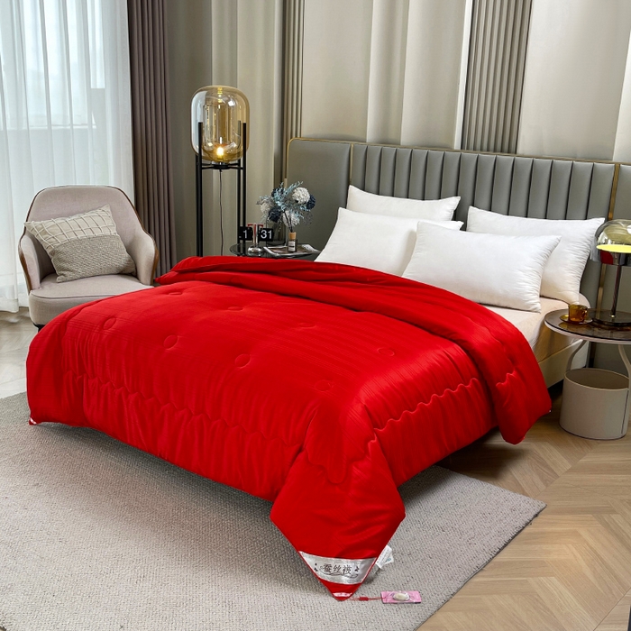 91家纺网 家纺一手货源 找家纺 尚品家纺 2024新款提花段条绗缝蚕丝被 喜庆大红