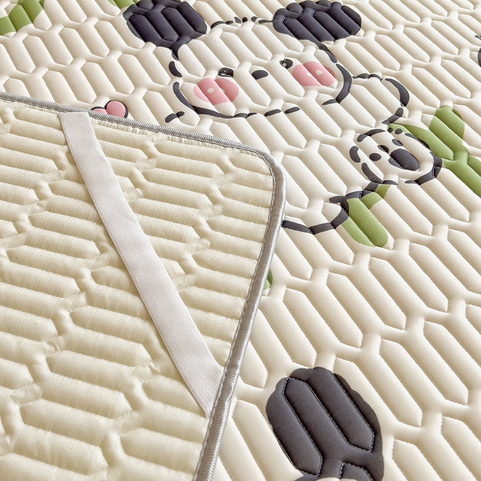 91家纺网 家纺一手货源 找家纺 世纪绒品 2026新款凉感丝印花款乳胶凉席 字母萌犬