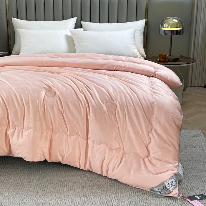 91家纺网 家纺一手货源 找家纺 尚品家纺 2024新款提花段条绗缝蚕丝被 优雅玉色