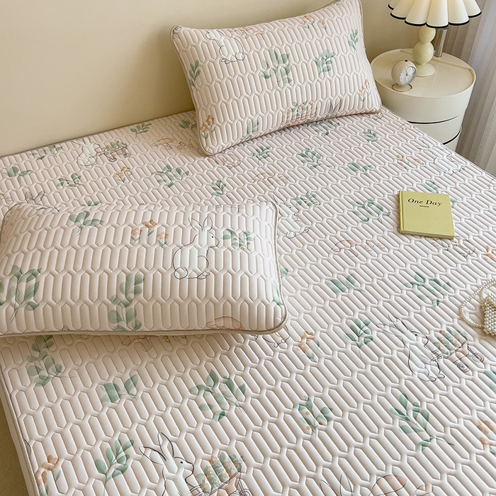 91家纺网 家纺一手货源 找家纺 世纪绒品 2026新款凉感丝印花款乳胶凉席 仙草兔