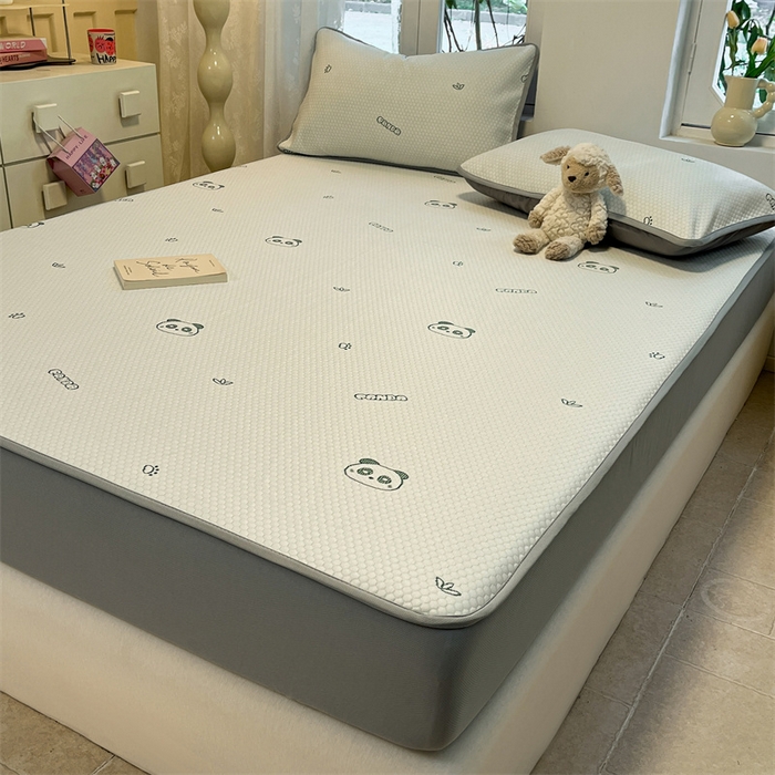 91家纺网 家纺一手货源 找家纺 启程家纺 2024春夏A类凉豆豆凉席床笠款凉席套件 小熊头