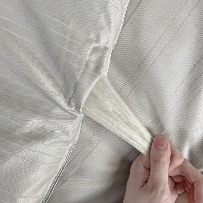 91家纺网 家纺一手货源 找家纺 尚品家纺 2024新款提花段条绗缝蚕丝被 高贵灰色