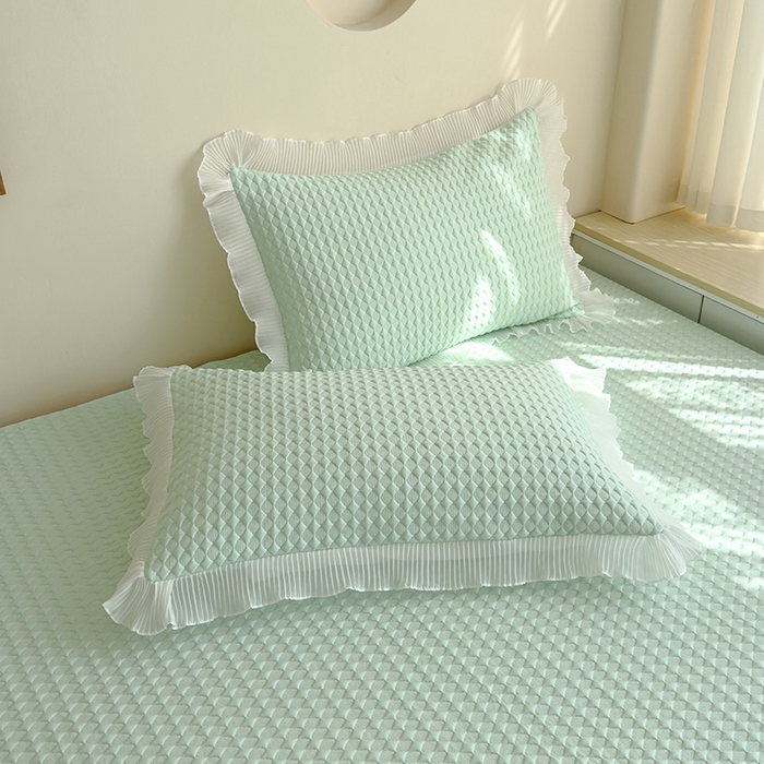 91家纺网 家纺一手货源 找家纺 冬然家纺 2024新款素色花边系列冰豆豆榻榻米凉席 抹茶绿