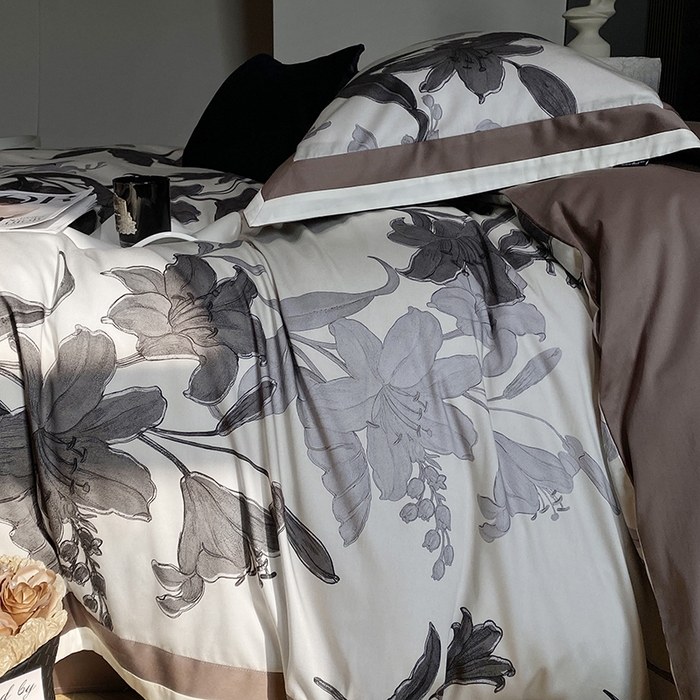 91家纺网 家纺一手货源 找家纺 宜代光年 2024新款天丝棉拼角数码印花四件套 伊莎贝拉-墨白