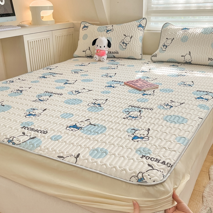 91家纺网 家纺一手货源 找家纺 金爱家 2024新款库洛米床笠款凉感丝乳胶凉席 床笠款-蓝点帕哈狗