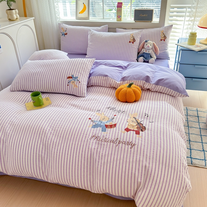 91家纺网 家纺一手货源 找家纺 优彩  2025新款40支全棉水洗棉提花刺绣四件套 小兔音乐会